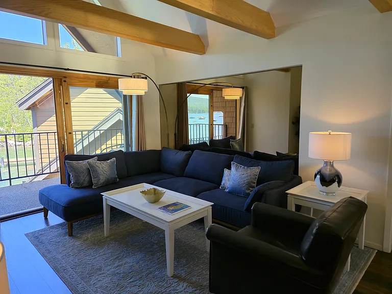 7220 N Lake Blvd #6 — Photo 4