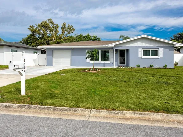 2597 Crescent Dr, Largo, FL 33770