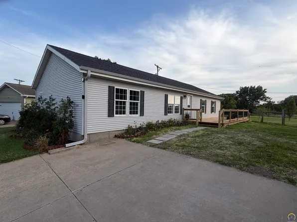 1721 SW 72nd Pl, Topeka, KS 66619