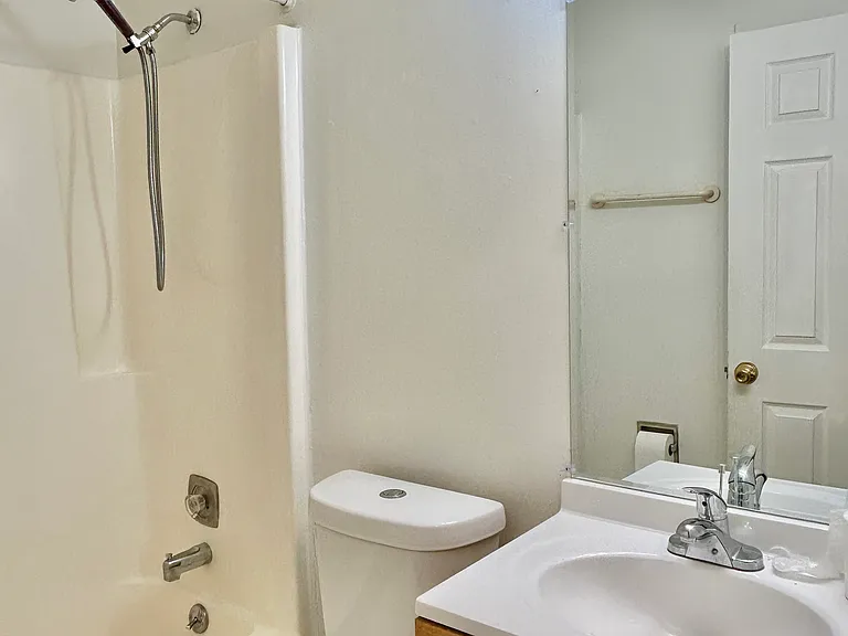 1638 Parkwood Ave — Photo 8