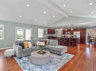 175 Farist Rd, Fairfield, CT 06825