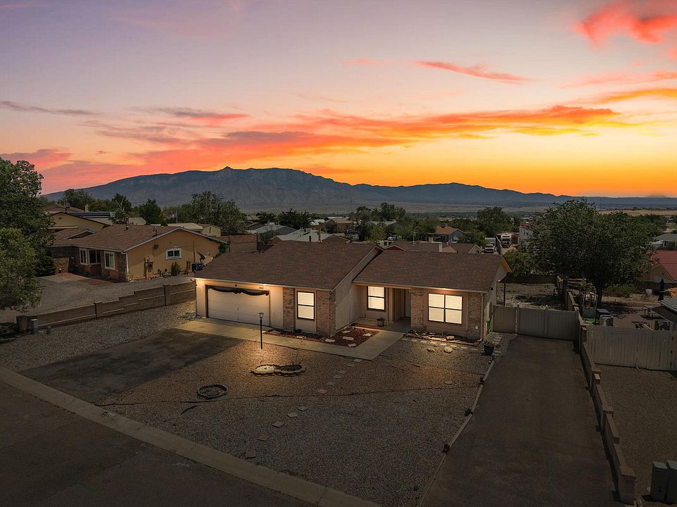 1st image of 4522 Sunstone Way NE