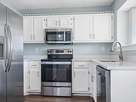 5th image of 7035 Laura Cir S