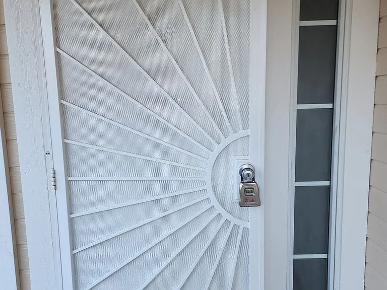 1609 Cashmere Dr — Photo 3