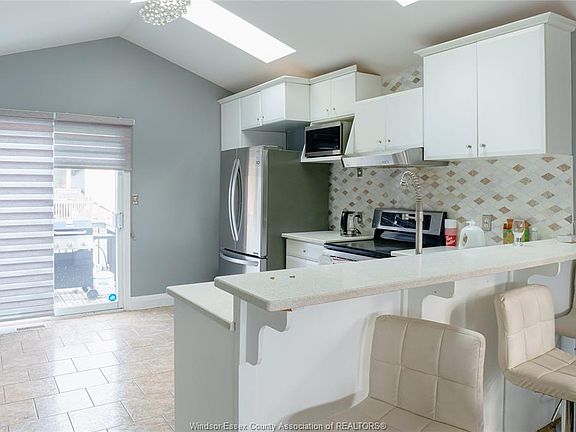 5th image of 409 Rene Dr