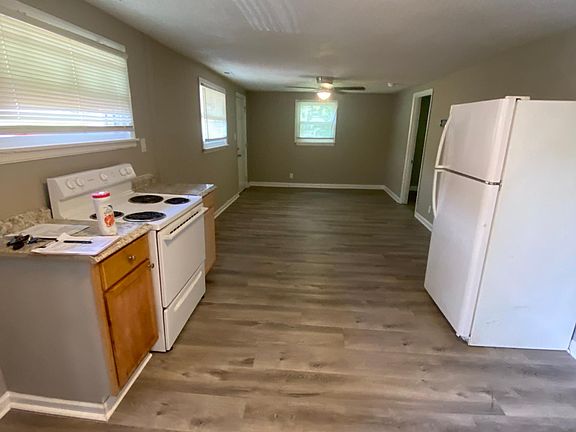 2nd image of 202 E Wotring St #202