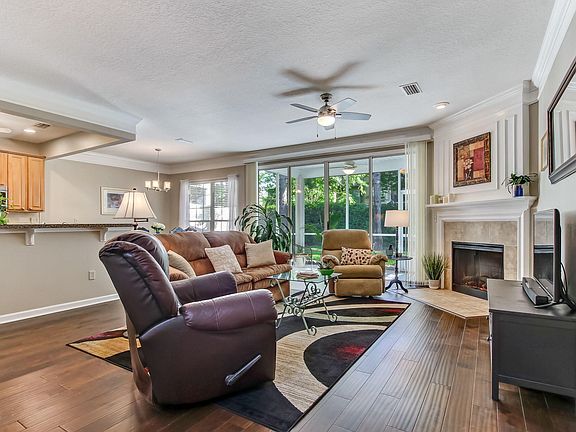 4th image of 11125 Castlemain Cir S