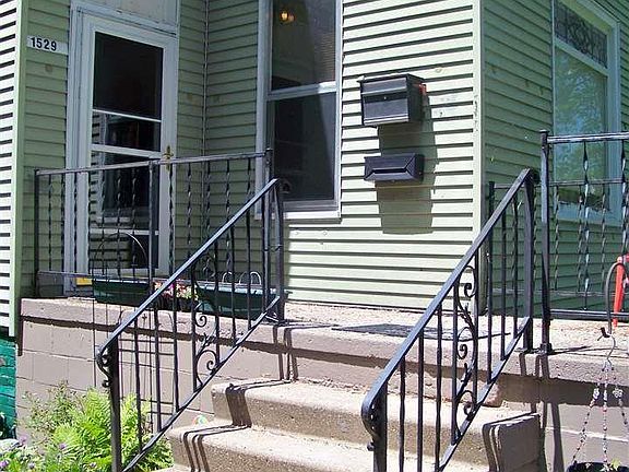 3rd image of 1529 N Bigelow St
