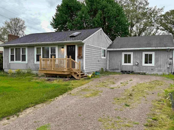 38890 Shoreline Dr, Harrison Township, MI 48045