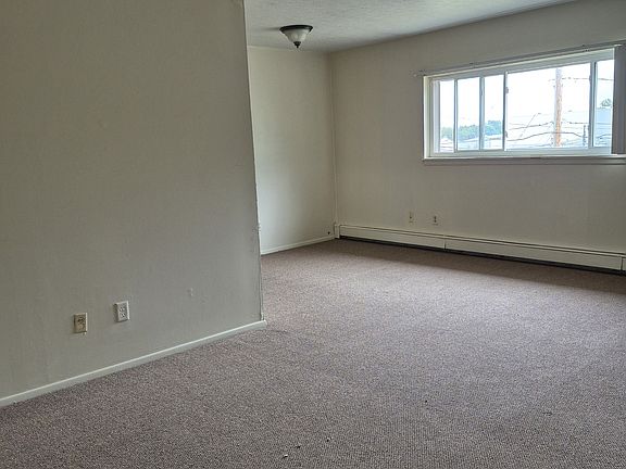4th image of 570 Harvey St APT 204