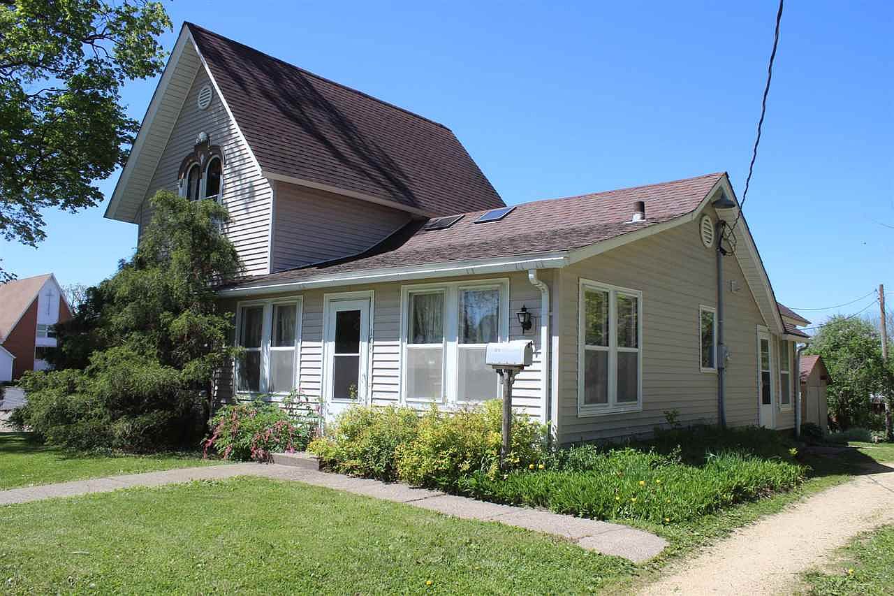 108 Arcade St, Maquoketa, IA 52060 Zillow