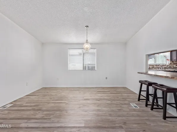 2120 E Bluefield Avenue #123, Phoenix, AZ 85022