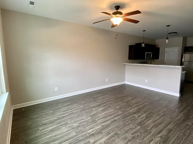 206 Alexa Pl — Photo 3