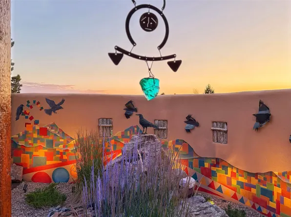 258 Loma Entrada, Santa Fe, NM 87501