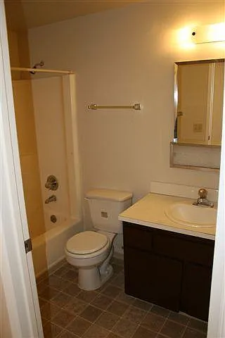 2005 Magnuson Way — Photo 7