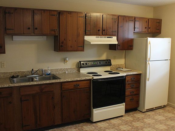 3rd image of 401 N C St APT 3