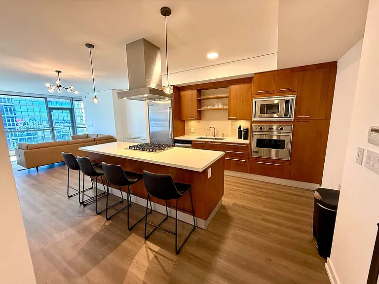 9 Macarthur Pl #905 — Photo 3