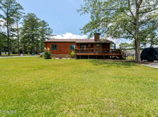13 Monmouth Dr, Elizabethtown, NC 28337