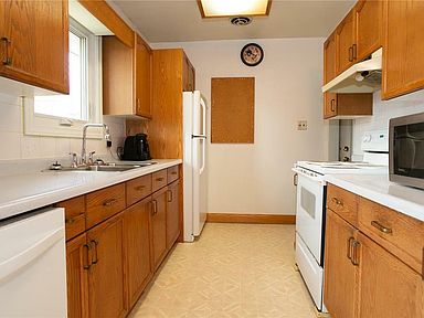 716 Simpson Ave Winnipeg Mb R2k 1r9 Zillow