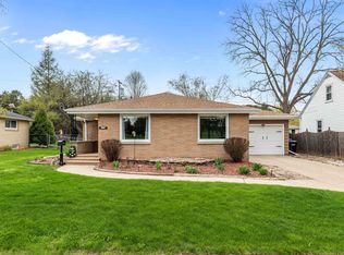 1911 S Carpenter St, Appleton, WI 54915