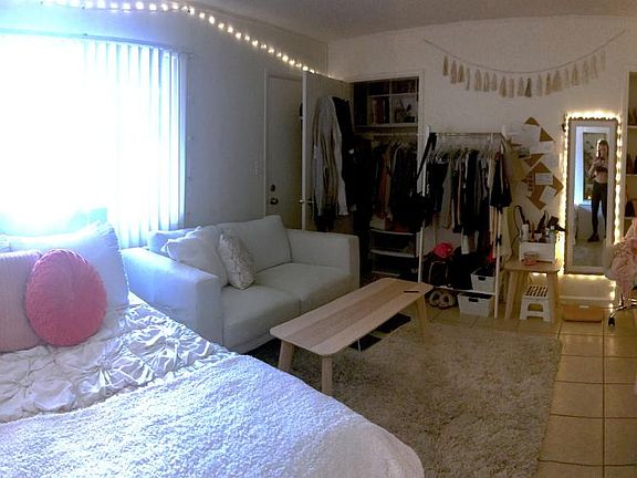 5th image of 3755 Ingraham St APT 107