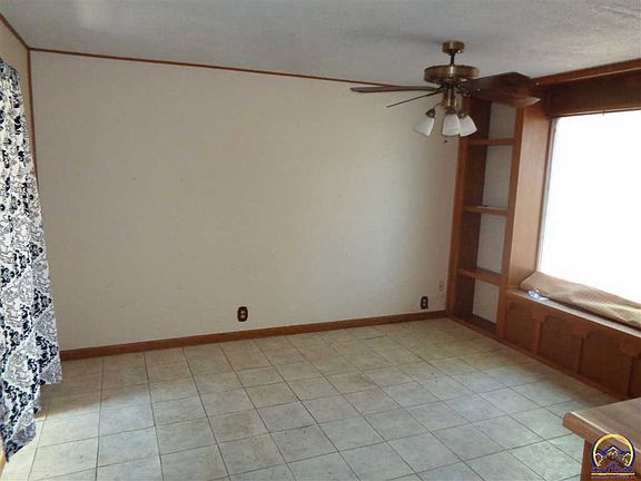 5th image of 2649 SE Lake Ter
