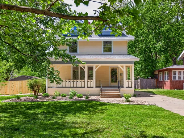 1236 43rd St, Des Moines, IA 50311