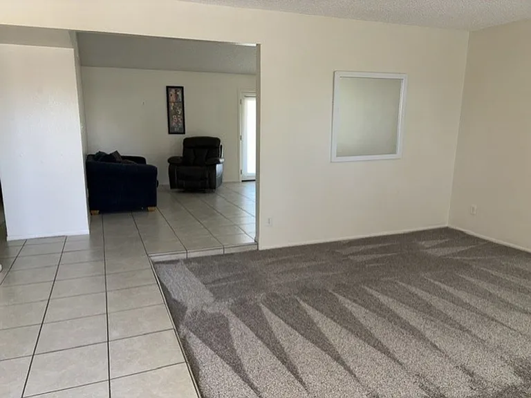 2618 W Knowles Ave — Photo 3