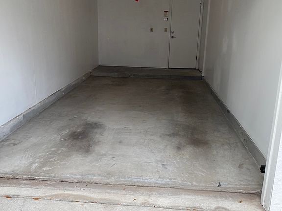 One car garage