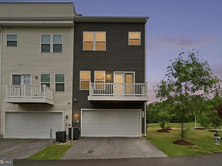 1550 Adamson Way — Photo 40