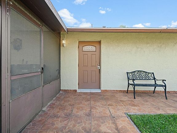 3rd image of 5312 Mendoza Street