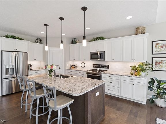3rd image of 32613 Diamondhead Dr