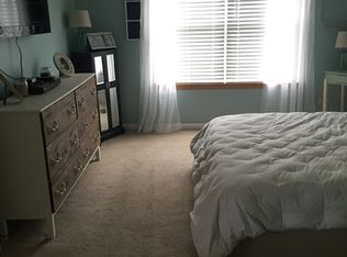 21421 Loch Ln, Crest Hill, IL 60403