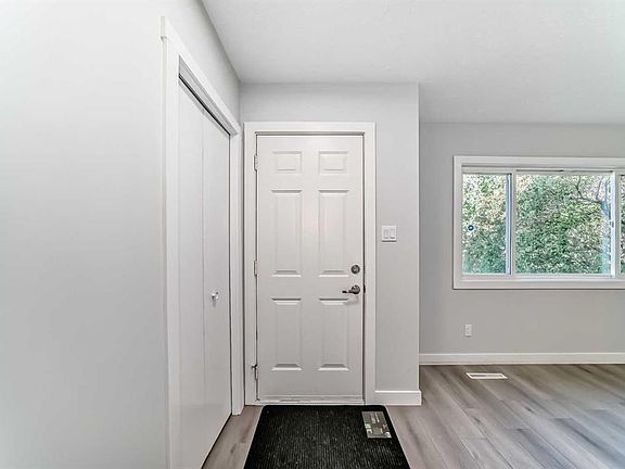 3rd image of 1508 W 45th St SE