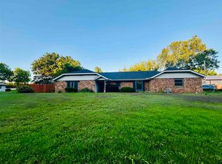 1805 Meadowbrook Dr, Ponca City, OK 74604