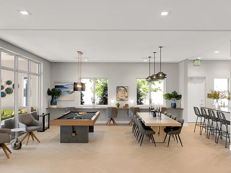 Pura Vida Hialeah Luxury Apartments — Photo 20