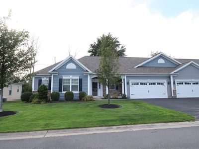 5 Colonnade Ter, Hilton, NY, 14468