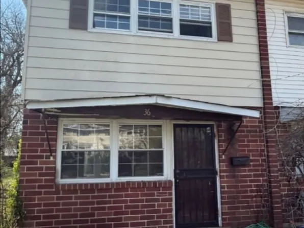 36 Thorn Ln, New Castle, DE 19720