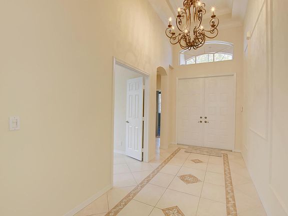 4th image of 7233 Catania Dr