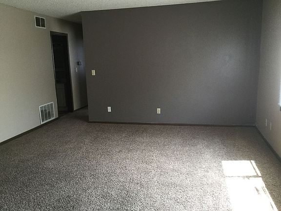 3rd image of 126 Brookeridge Dr APT 4