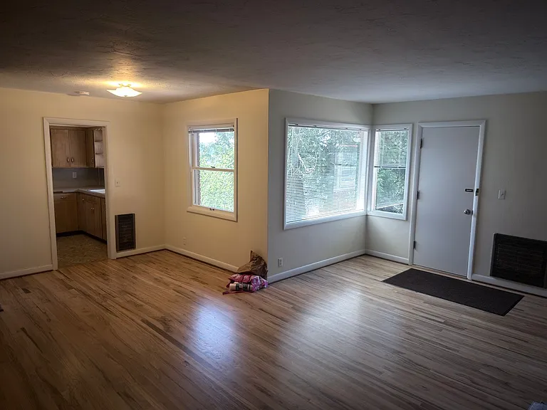 8650 SW Canyon Ln — Photo 5