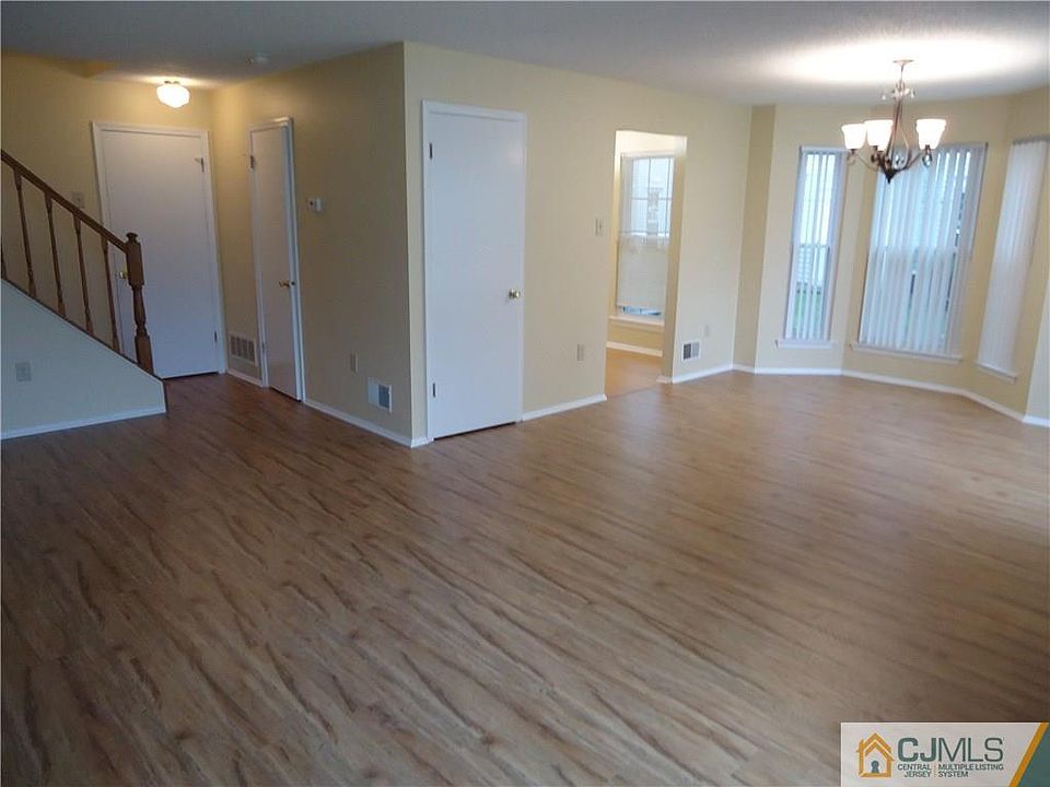 1st image of 22 Goodwin Dr