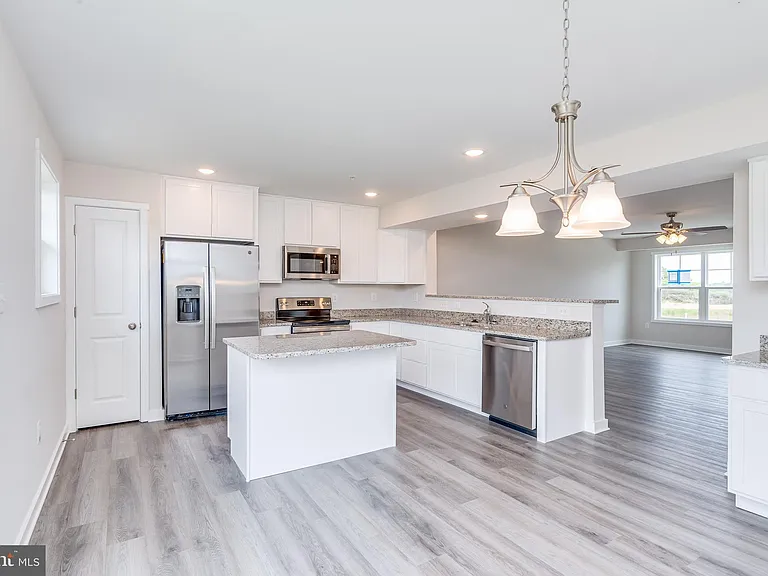 85 Moses Dr — Photo 23