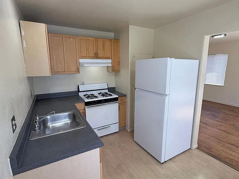 2924 14th Ave — Photo 7