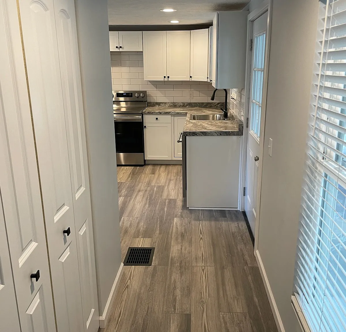 4868 Clinton St — Photo 4