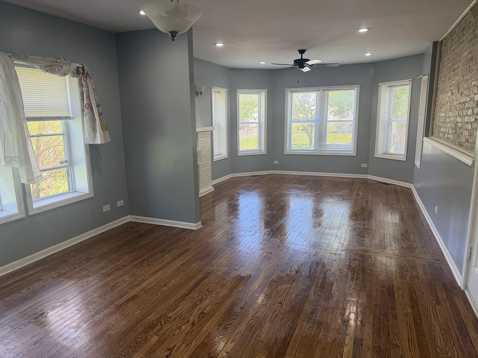 6920 South Vernon Avenue - 6920-1 — Photo 4