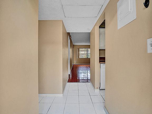 2nd image of 5061 W Oakland Park Boulevard #105