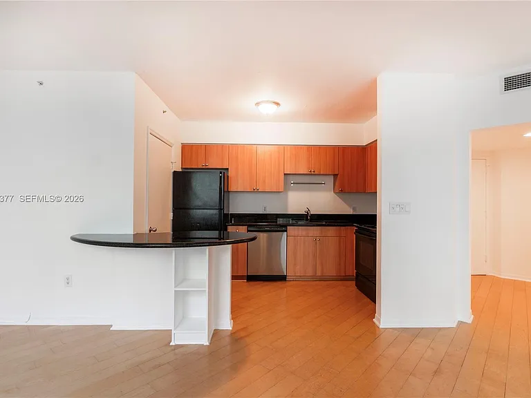 1330 West Ave #610 — Photo 9