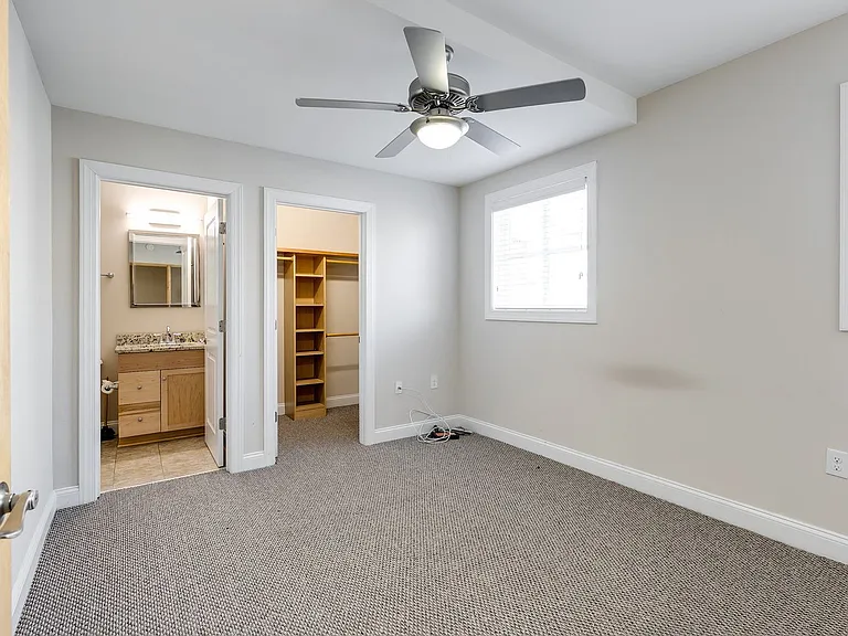 1710 E Franklin St — Photo 87