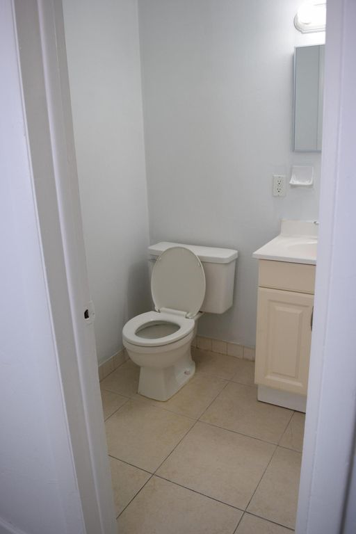 151 SE 6th Avenue Apt 14, photo 4